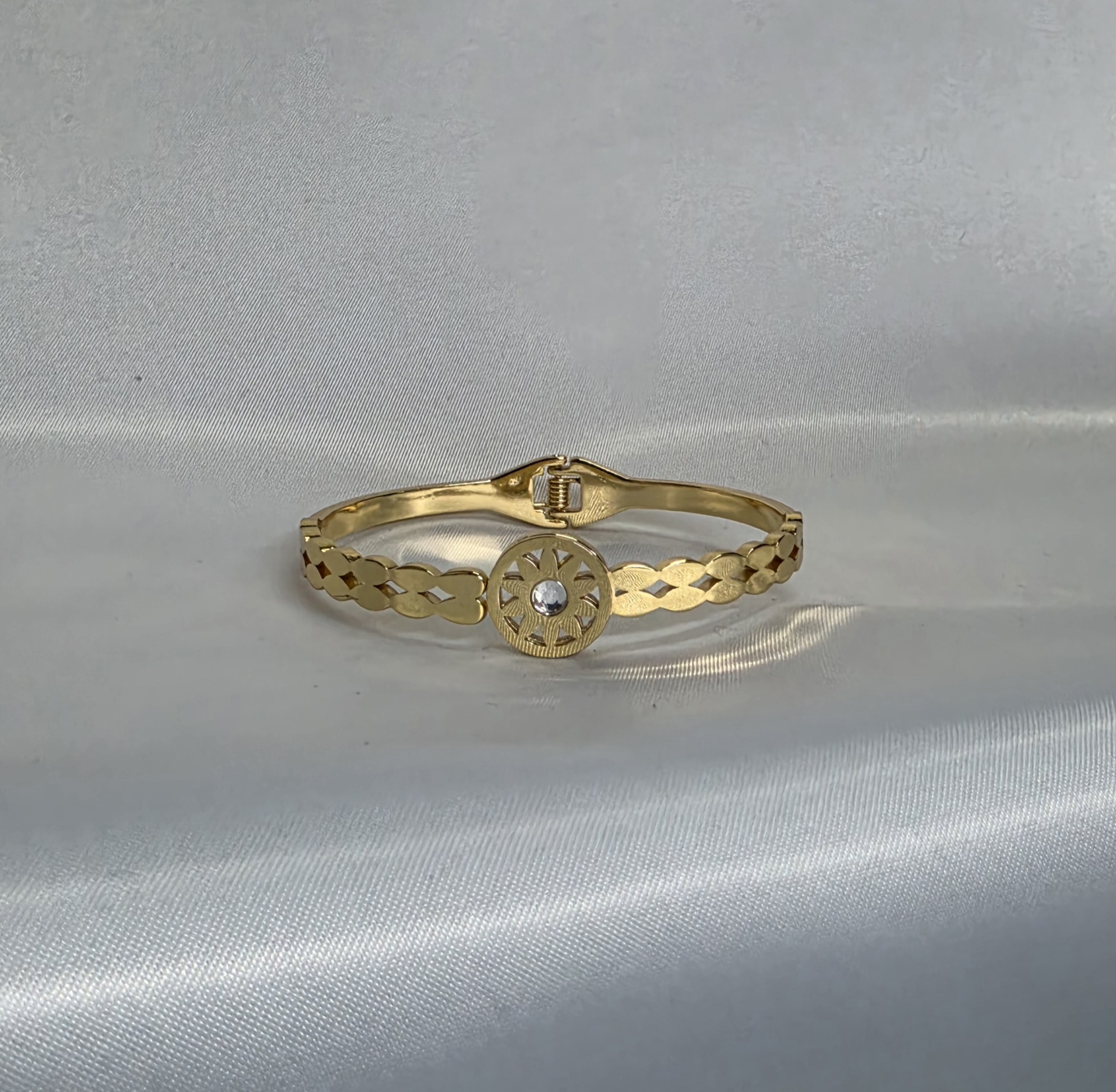 Emerald Line Gold Kada — view 2